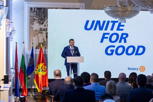 Na svečanoj primopredaji guvernerske dužnosti održanoj u Vladinom domu na…